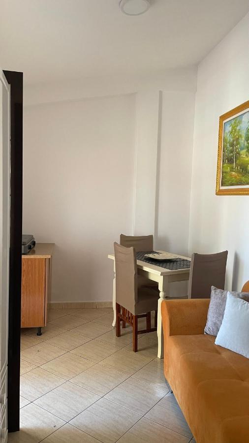 Vila Osmenaj Rent Room Or Apartment Vlorë Exterior foto